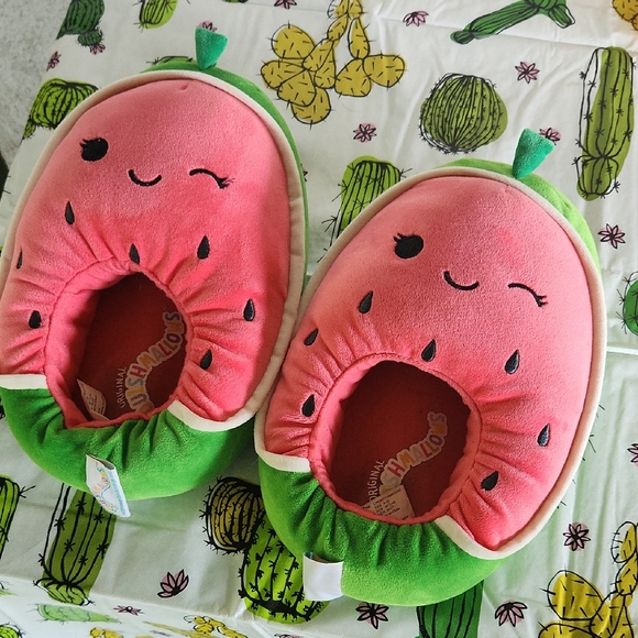 Squishmallows Shoes - Squishmallows Size 9-10 Watermelon Slippers